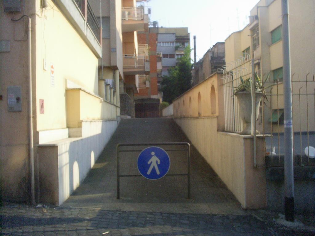 Passeggiate Romane B&B Εξωτερικό φωτογραφία