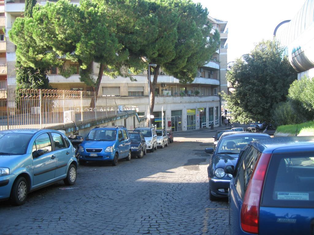 Passeggiate Romane B&B Εξωτερικό φωτογραφία