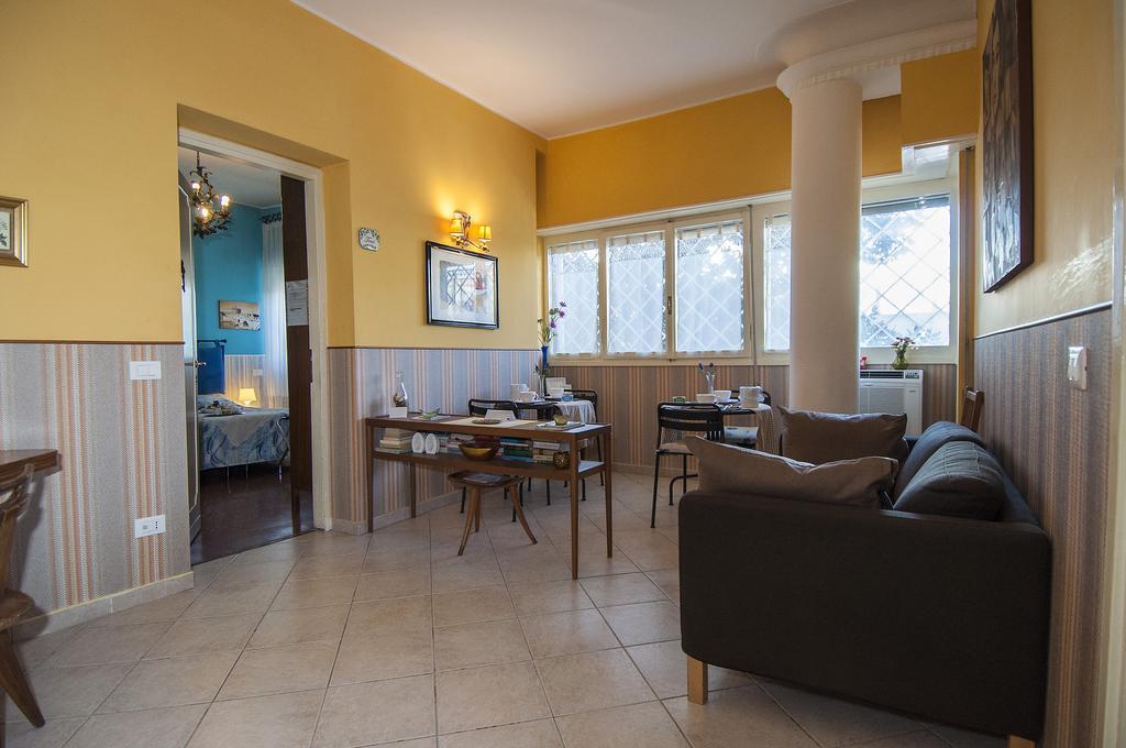 Passeggiate Romane B&B Εξωτερικό φωτογραφία